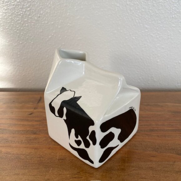 Vintage Holsteins by Margo Ceramic Milk Carton Creamer - 1984 - Picture 2 of 7